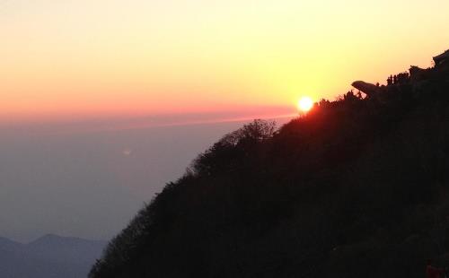 夜爬泰山攻略 夜爬泰山幾點開始