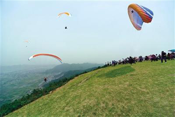 南寧武鳴縣大明山六朵云滑翔基地收費多少+怎么預約