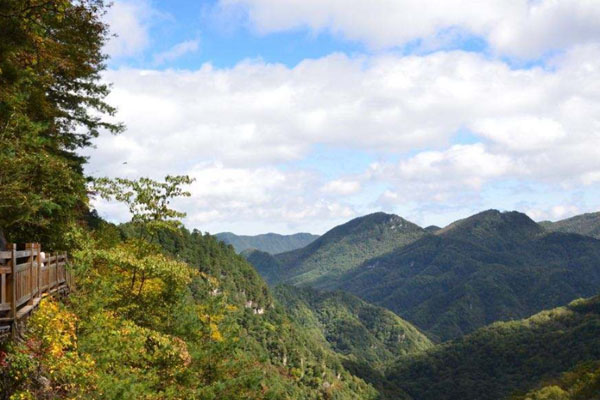 天燕原始生態旅游區