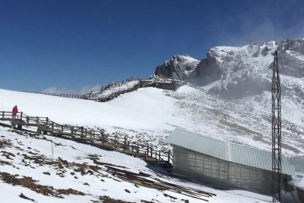 石卡雪山風景區