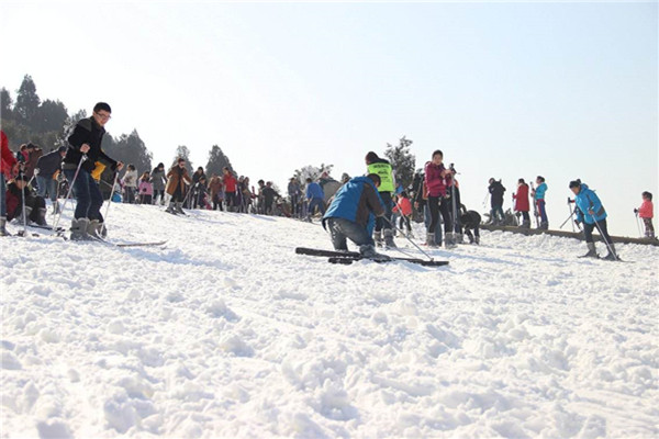 督公山滑雪場