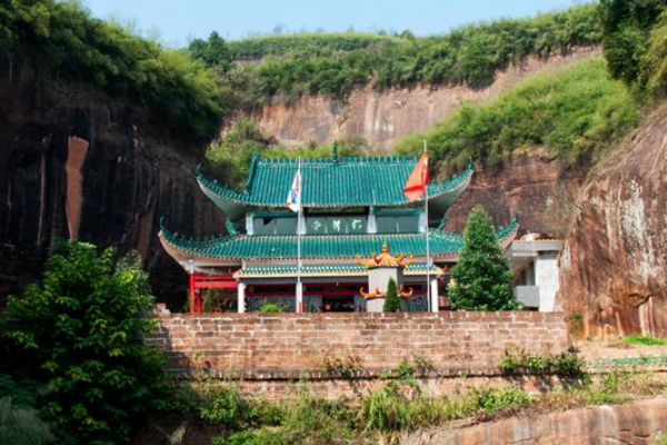 永興龍華山