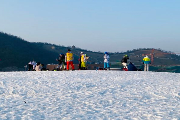 云上草原星空滑雪場